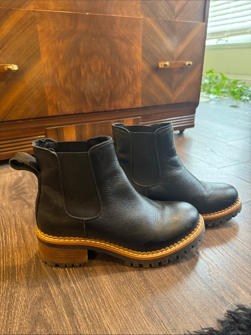 Women’s Black Chelsea Boots